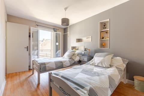 Maison De Ville Avec Garage Et Terrasse Lourdes Kültér fotó